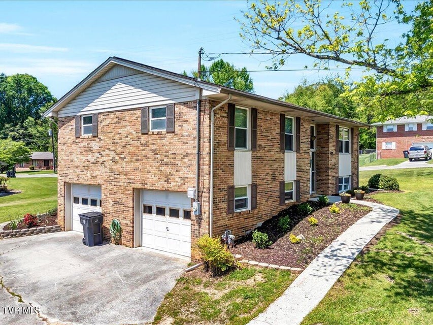 Photo #22: 293 Brentwood Drive