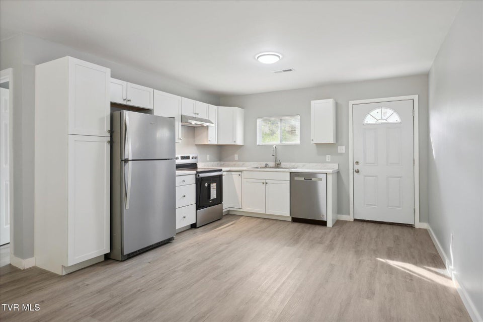 Photo #12: 2120 Reese Street