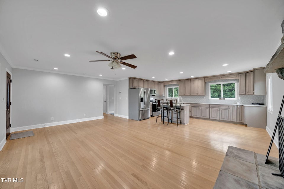 Photo #4: 3749 Hemlock Park Circle