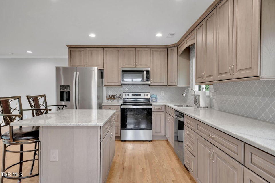 Photo #7: 3749 Hemlock Park Circle