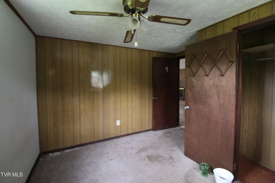 Photo #5: 301 Rose Hill Drive