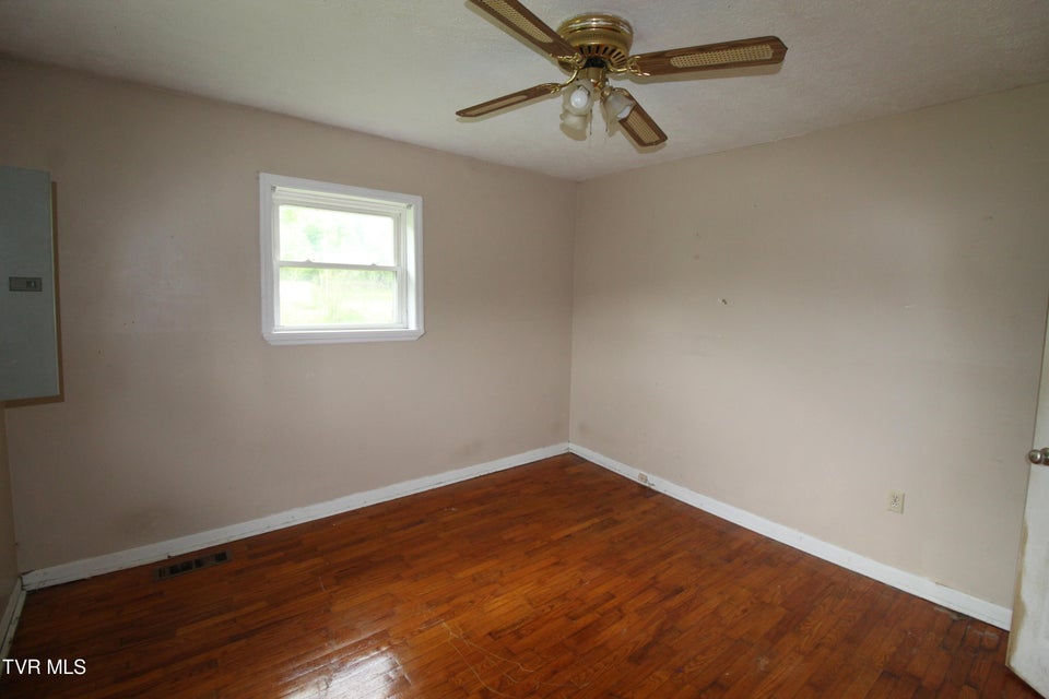 Photo #10: 301 Rose Hill Drive