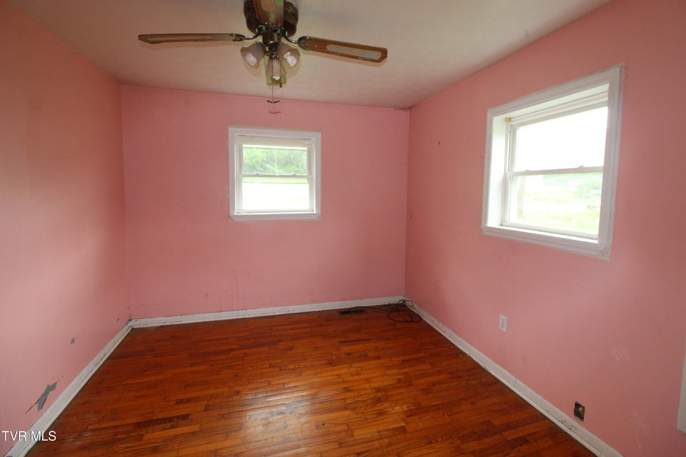 Photo #11: 301 Rose Hill Drive