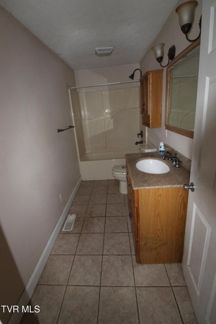 Photo #8: 301 Rose Hill Drive