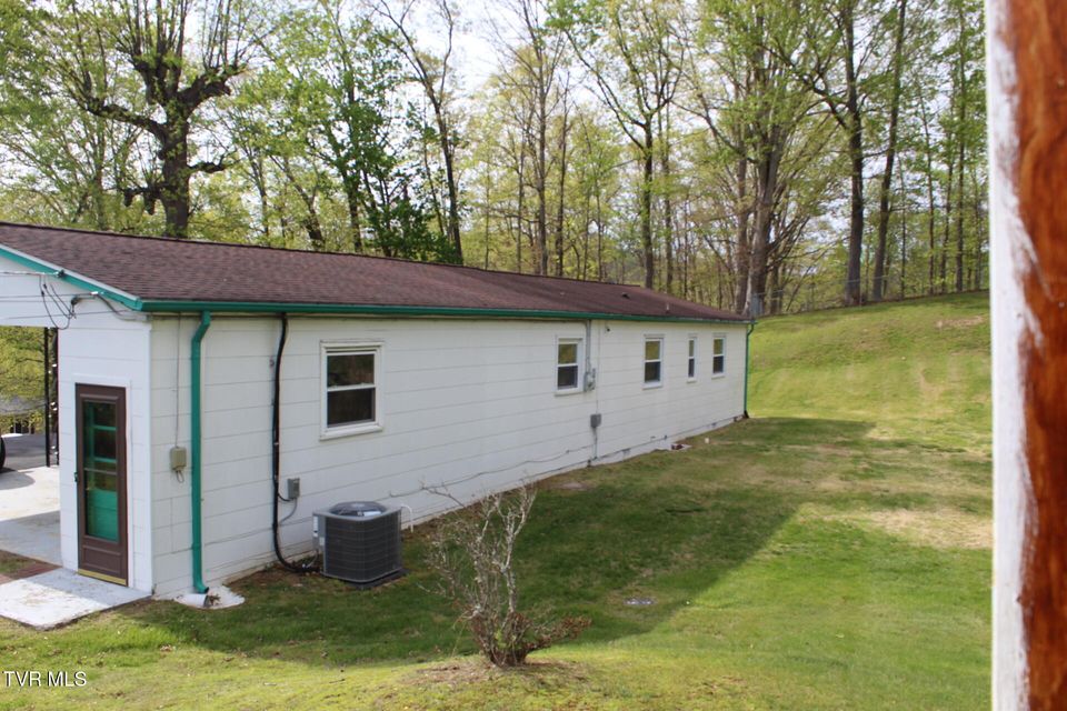 Photo #3: 605 Claremont Road