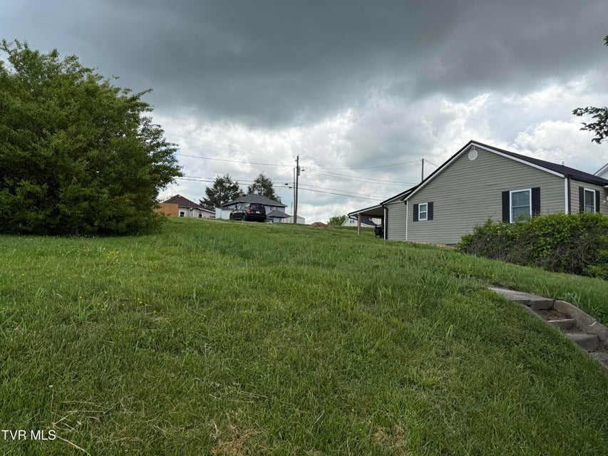 Photo #7: 725 Sullivan Street
