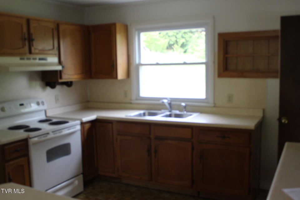 Photo #9: 605 Claremont Road
