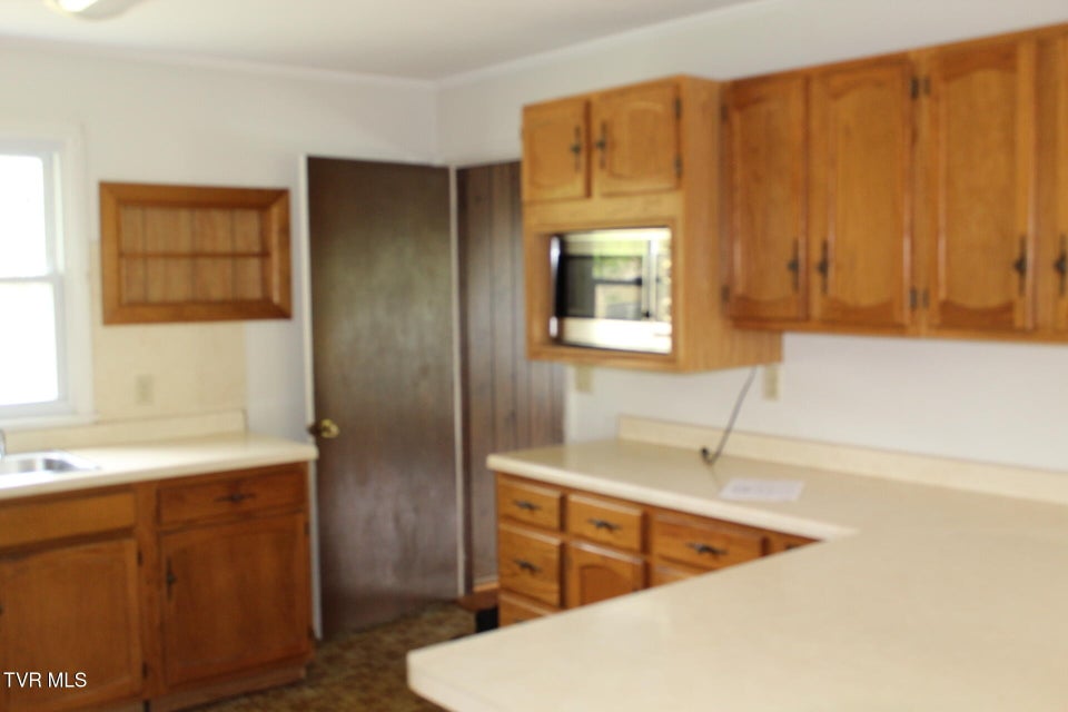 Photo #12: 605 Claremont Road