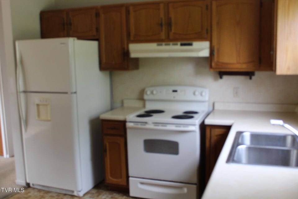 Photo #10: 605 Claremont Road