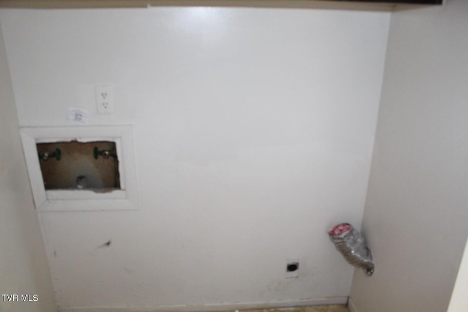 Photo #15: 605 Claremont Road