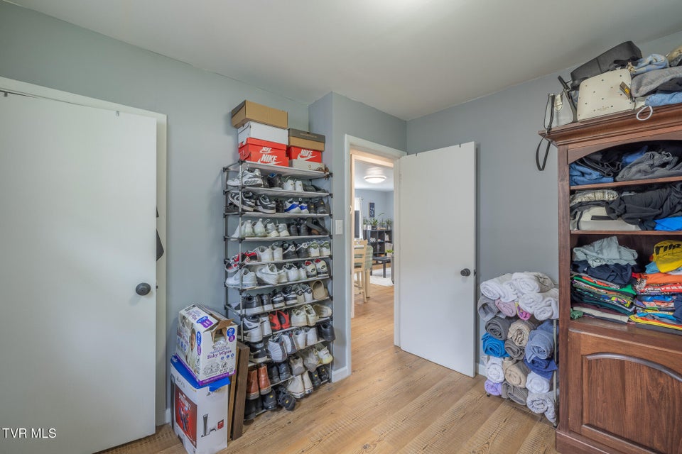 Photo #10: 2624 Louise Street