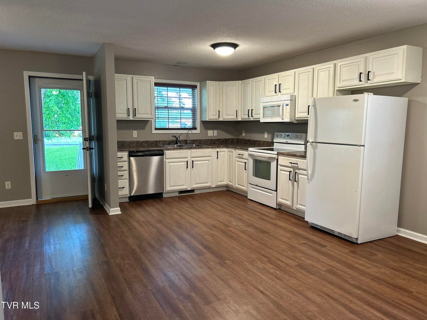 Photo #9: 608 Walnut Street