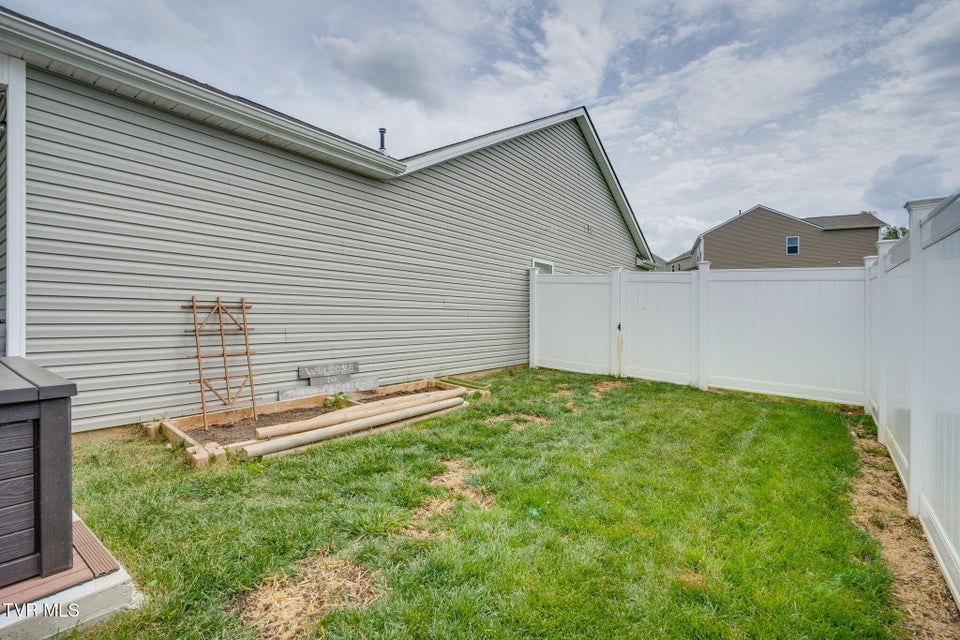 Photo #35: 1063 Pampas Drive