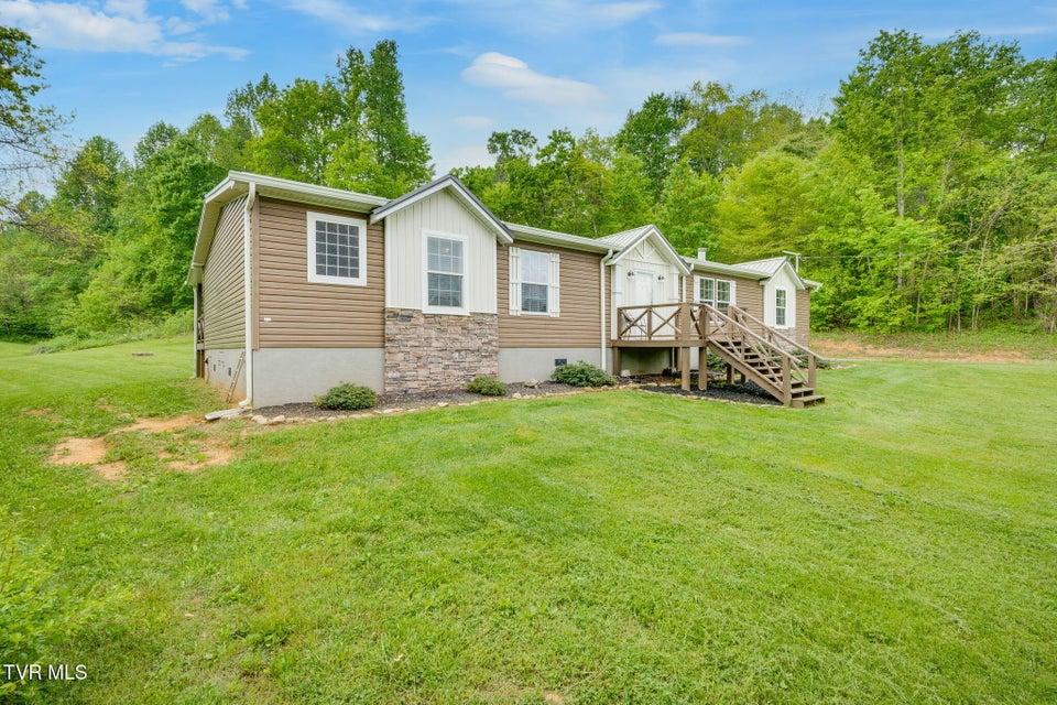Photo #2: 474 Thornburg Road