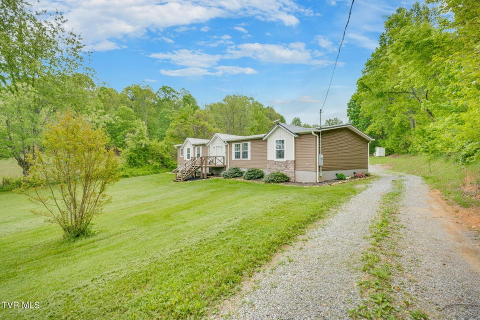 Photo #3: 474 Thornburg Road