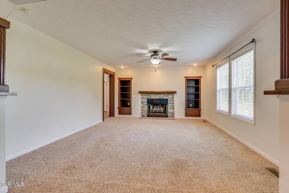Photo #7: 474 Thornburg Road