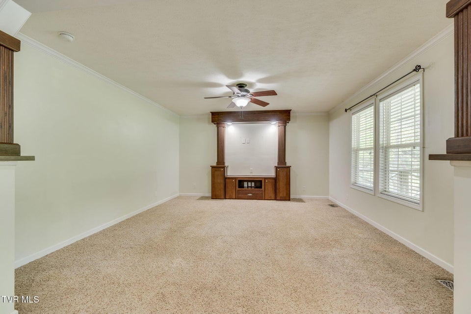 Photo #18: 474 Thornburg Road