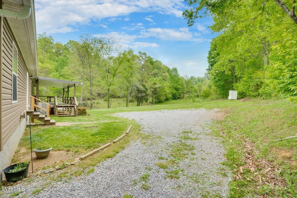 Photo #32: 474 Thornburg Road