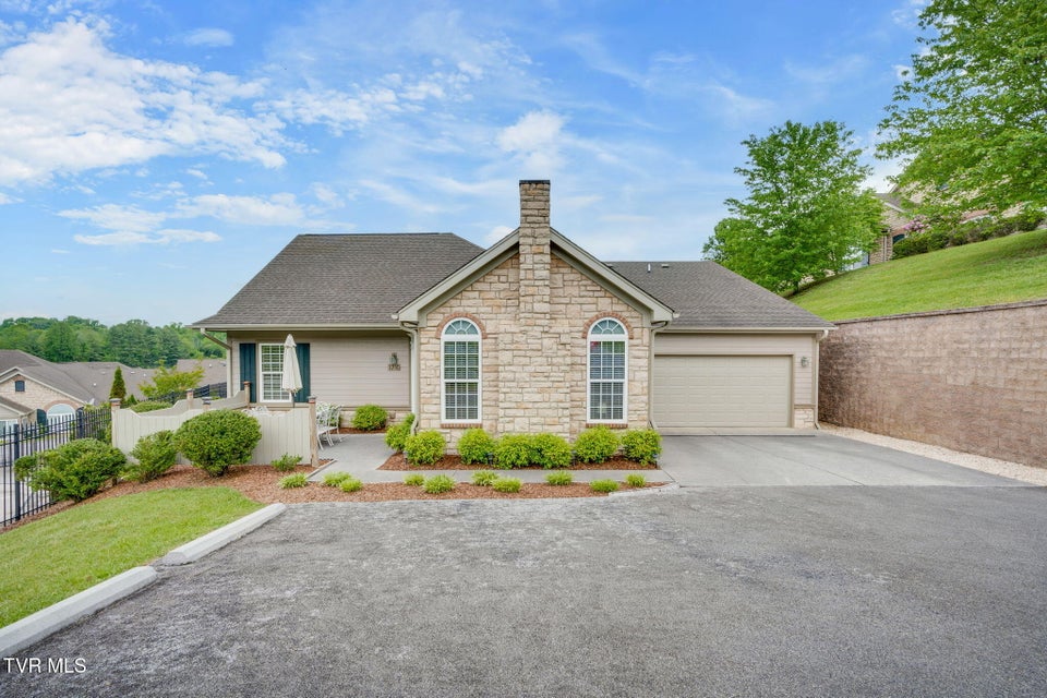 Photo #2: 1710 Skyland Falls Court