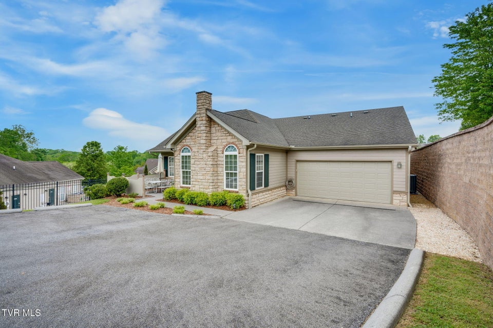 Photo #3: 1710 Skyland Falls Court
