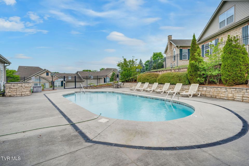 Photo #35: 1710 Skyland Falls Court