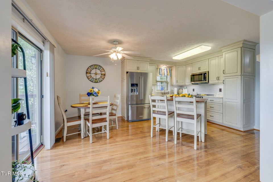 Photo #15: 12138 Dettor Road