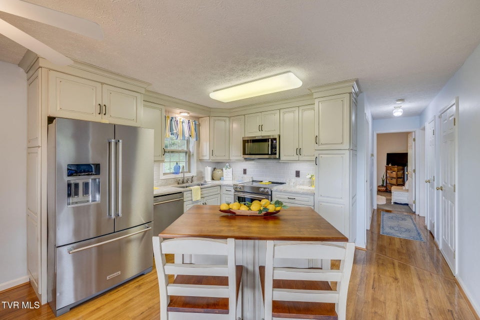 Photo #17: 12138 Dettor Road