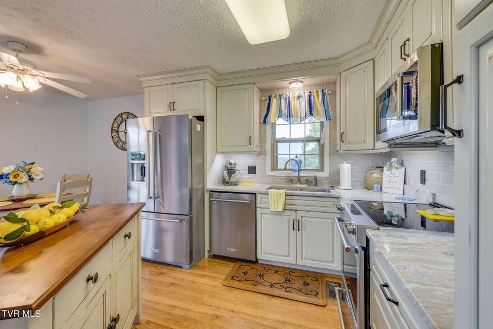 Photo #18: 12138 Dettor Road