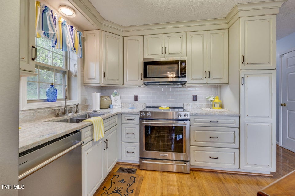 Photo #19: 12138 Dettor Road