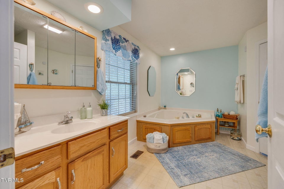 Photo #24: 12138 Dettor Road