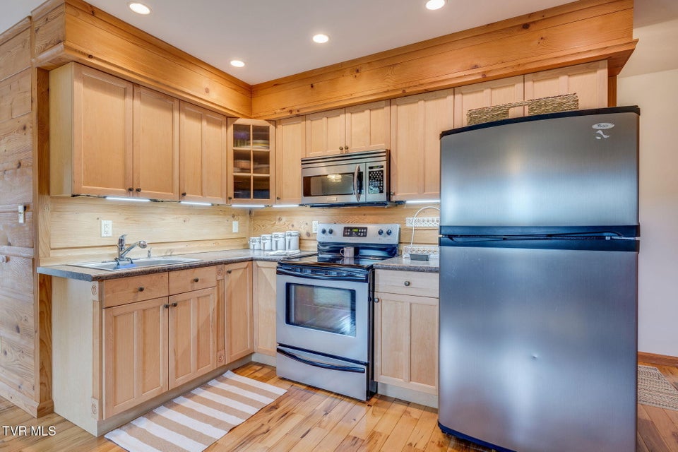 Photo #50: 12138 Dettor Road
