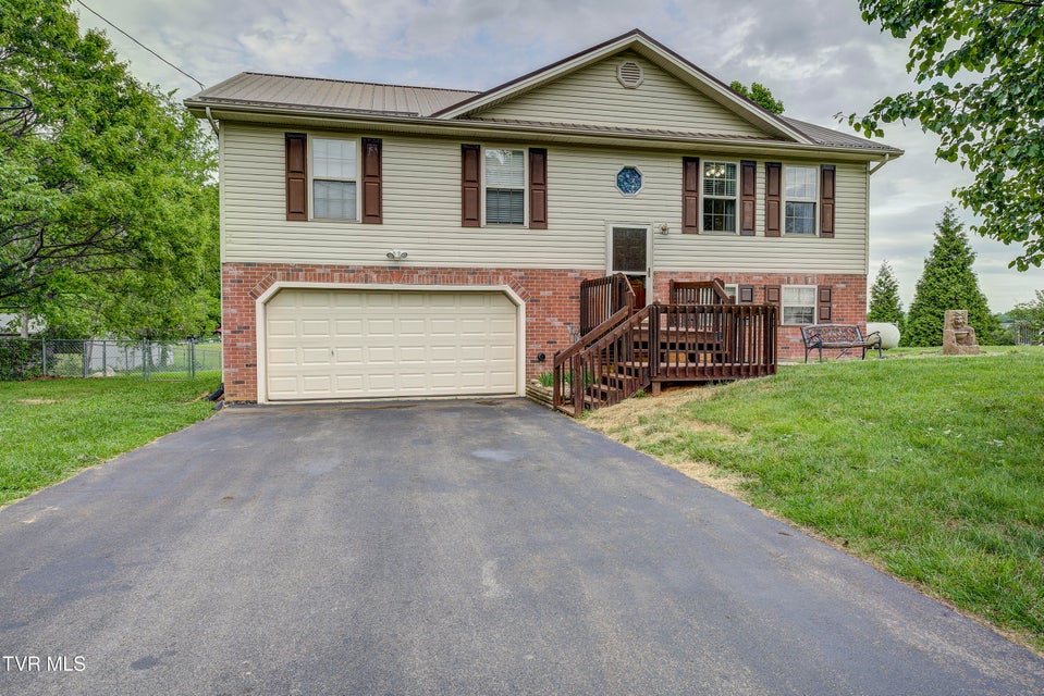 Photo #4: 115 Maple Ridge Drive