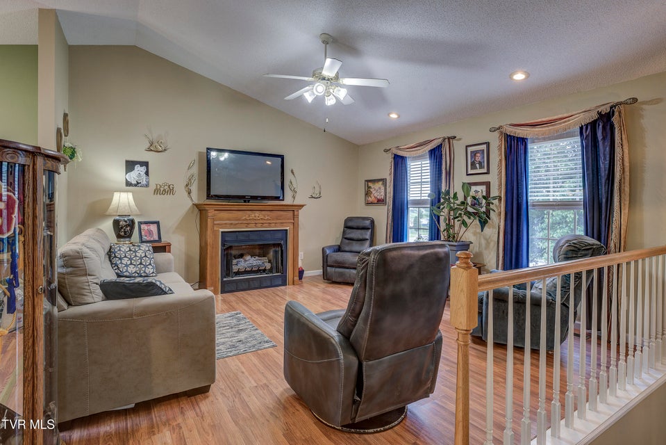 Photo #18: 115 Maple Ridge Drive