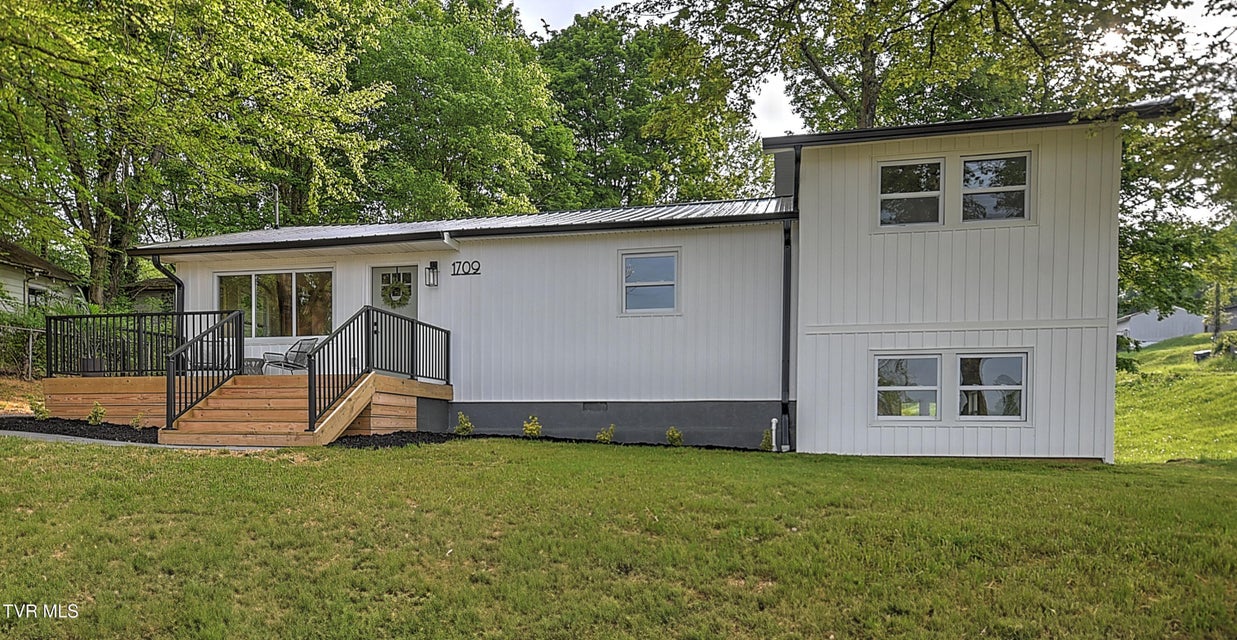 Photo #35: 1709 Maryland Avenue