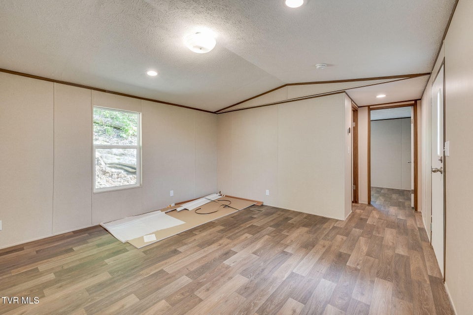 Photo #4: 1249 Marcum Avenue