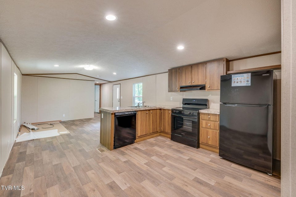 Photo #7: 1249 Marcum Avenue