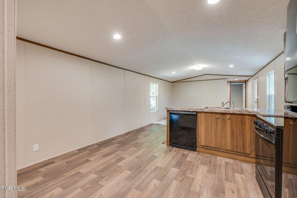 Photo #9: 1249 Marcum Avenue