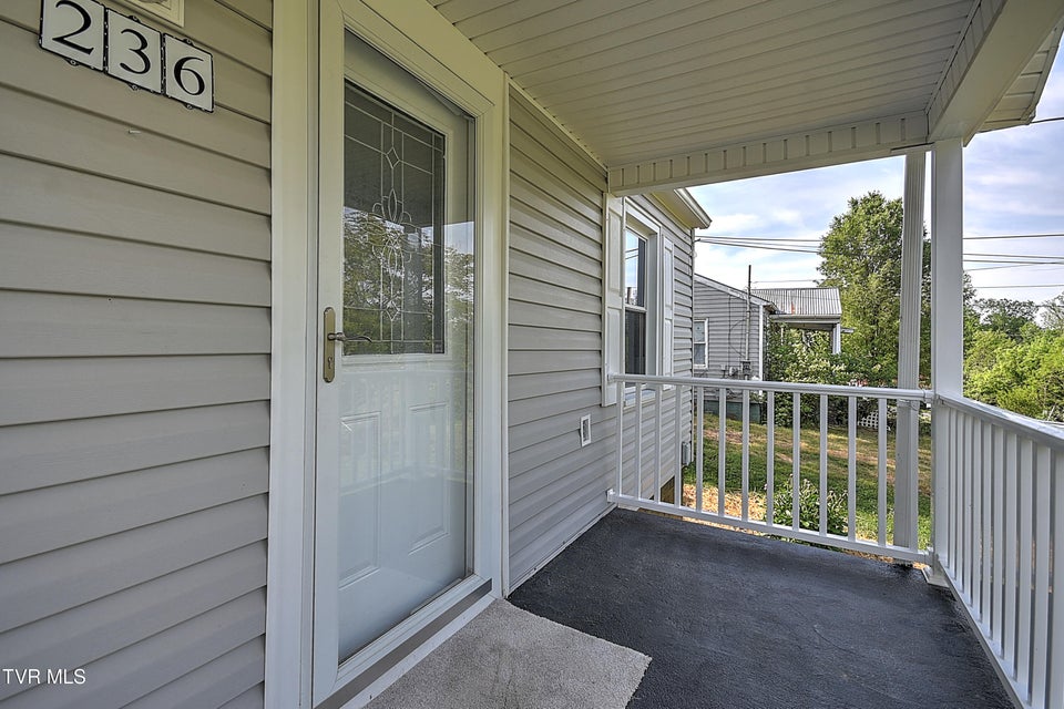 Photo #4: 236 Beaver Street