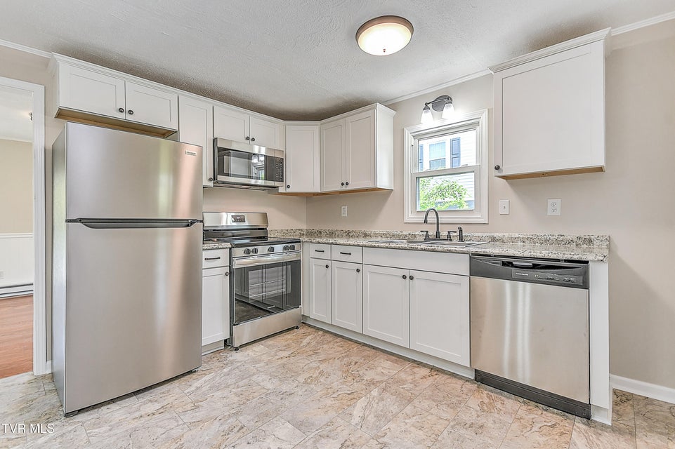 Photo #16: 236 Beaver Street