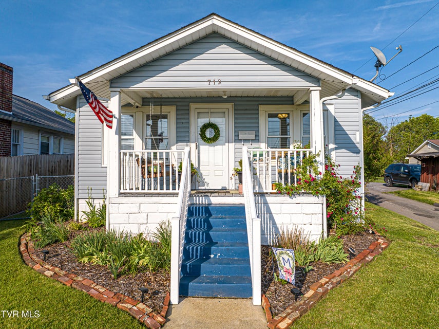 Photo #2: 719 Vernon Street