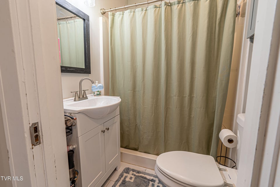 Photo #37: 719 Vernon Street