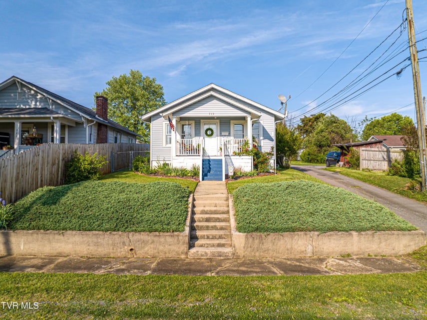 Photo #46: 719 Vernon Street