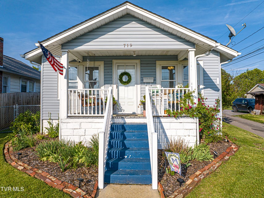 Photo #70: 719 Vernon Street