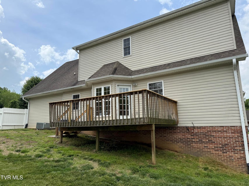 Photo #4: 241 Sunnyfield Drive