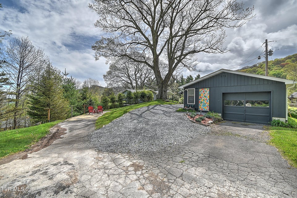 Photo #60: 190 Roanwood Road Road