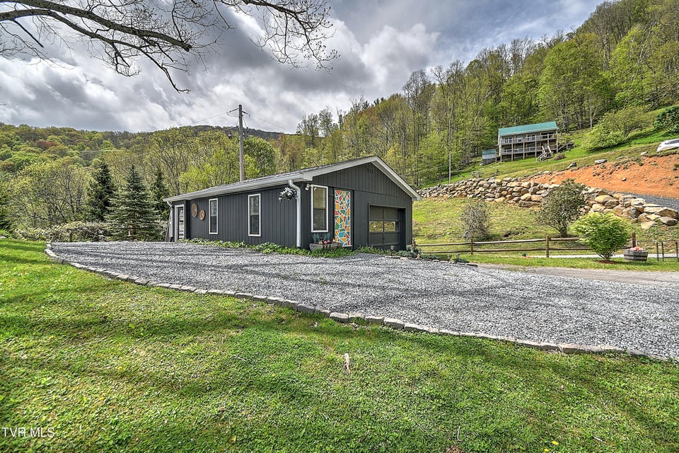 Photo #62: 190 Roanwood Road Road