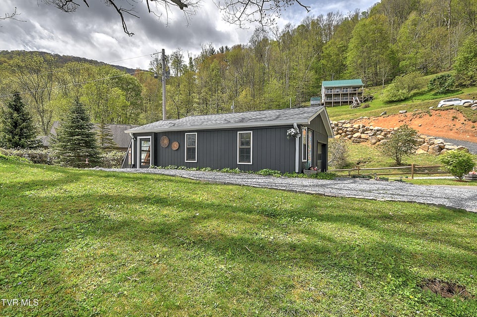 Photo #59: 190 Roanwood Road Road