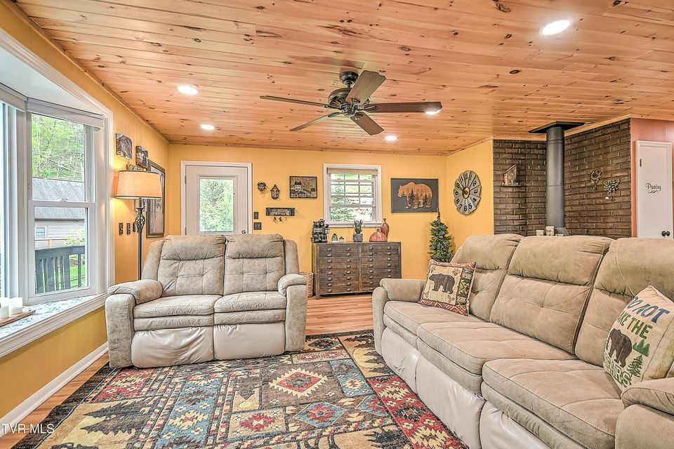 Photo #10: 190 Roanwood Road Road