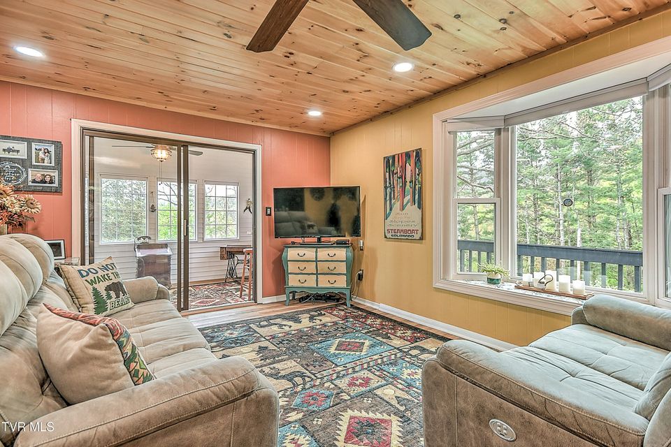 Photo #8: 190 Roanwood Road Road