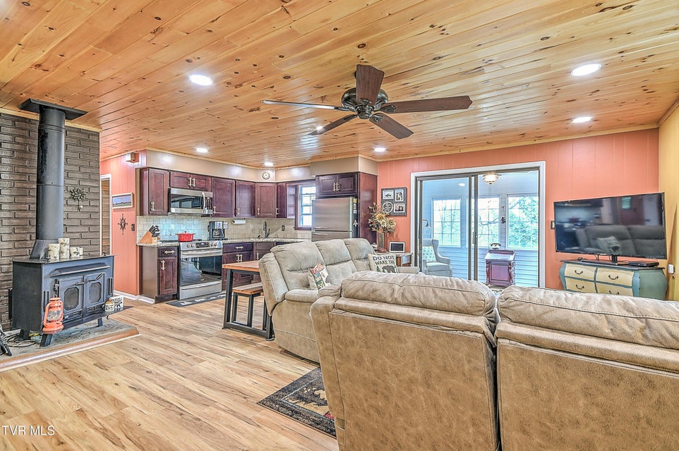 Photo #5: 190 Roanwood Road Road